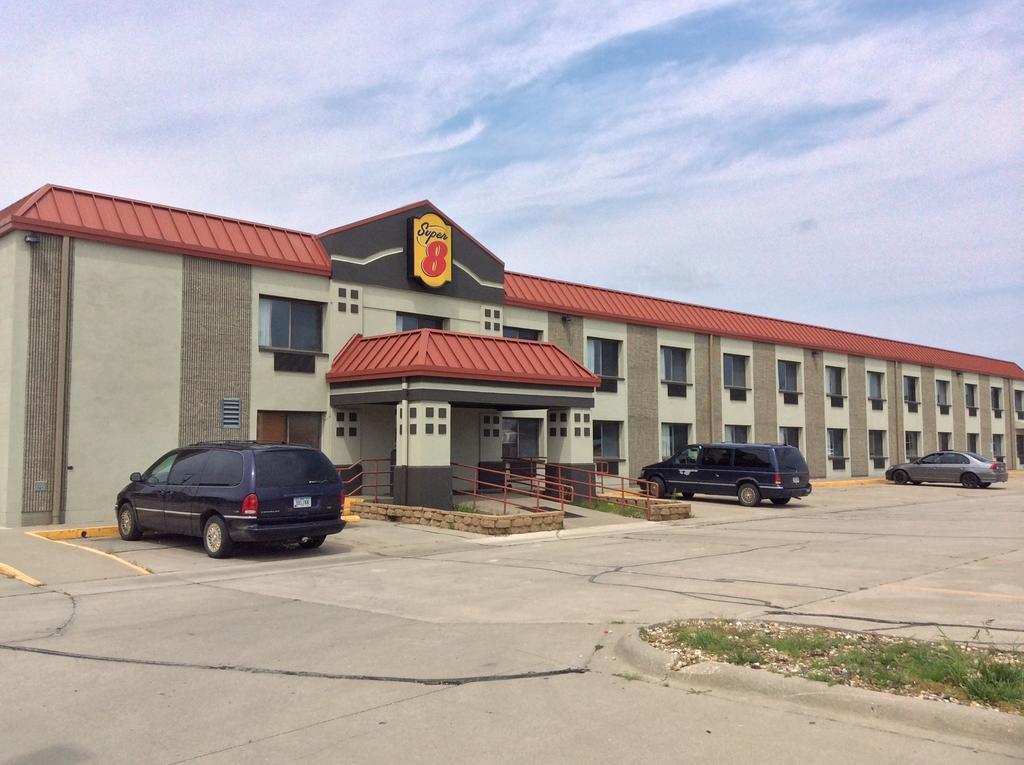 ซูเปอร์ 8 บาย วินด์แฮม มาร์แชลล์ทาวน์ Motel Marshalltown ภายนอก รูปภาพ