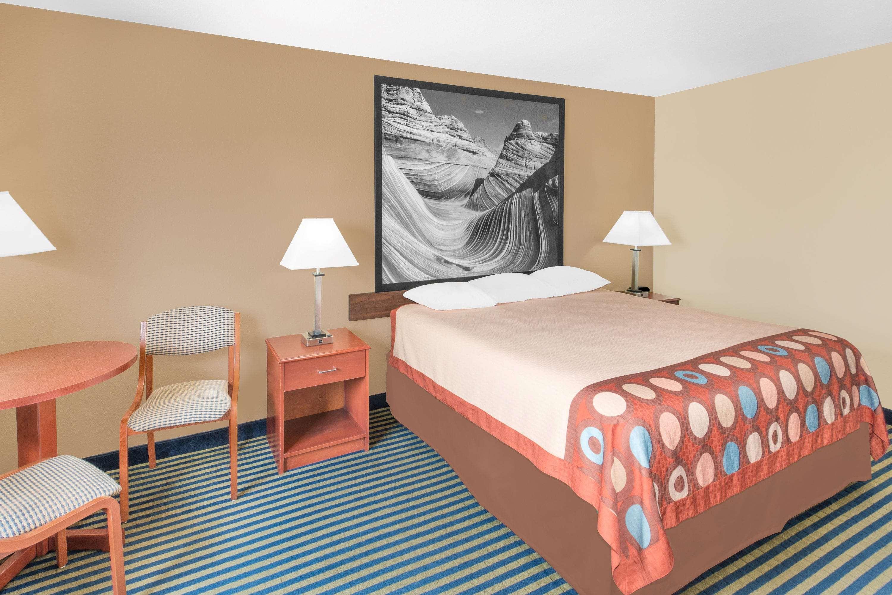 ซูเปอร์ 8 บาย วินด์แฮม มาร์แชลล์ทาวน์ Motel Marshalltown ภายนอก รูปภาพ